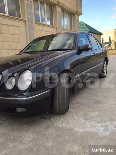 Mercedes E 220 2000, 245,000 km - 2.2 l - Bakı