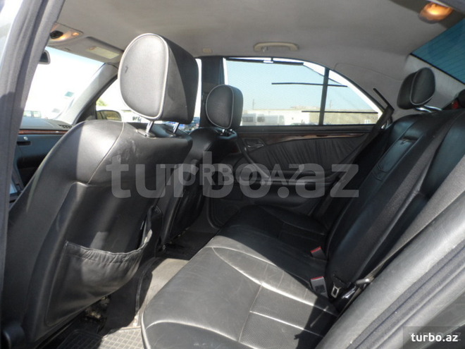 Mercedes E 220 2000, 245,000 km - 2.2 l - Bakı