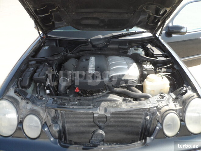 Mercedes E 220 2000, 245,000 km - 2.2 l - Bakı