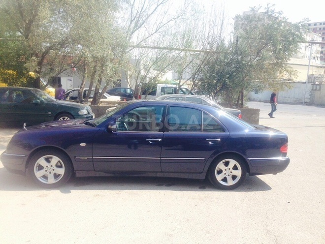 Mercedes E 320 1996, 250,000 km - 3.2 л - Bakı