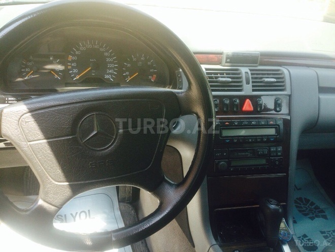 Mercedes E 320 1996, 250,000 km - 3.2 л - Bakı