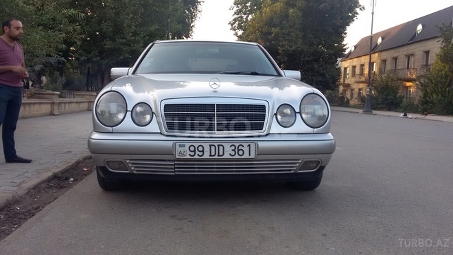 Mercedes E 220 1999, 450,000 km - 2.2 l - Bakı