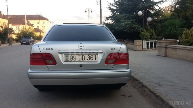 Mercedes E 220 1999, 450,000 km - 2.2 l - Bakı