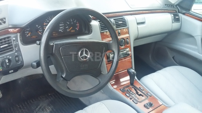 Mercedes E 220 1999, 450,000 km - 2.2 l - Bakı