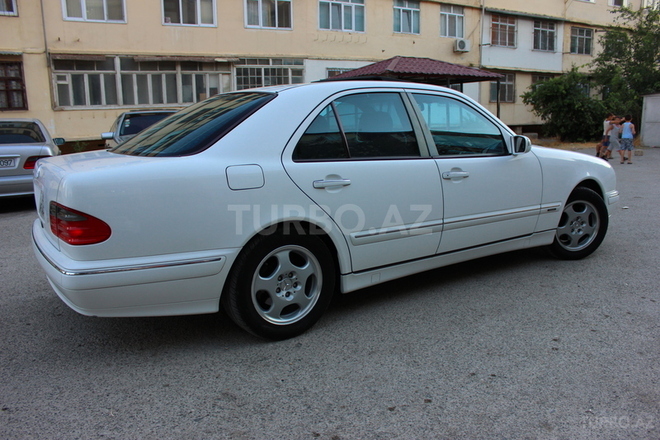 Mercedes E 320 2000, 155,000 km - 3.2 l - Bakı