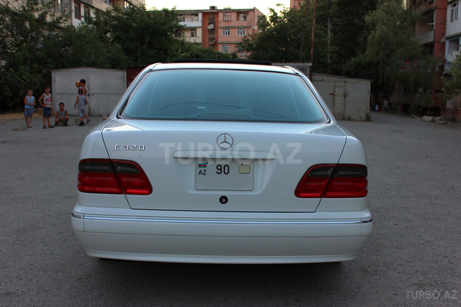 Mercedes E 320 2000, 155,000 km - 3.2 l - Bakı