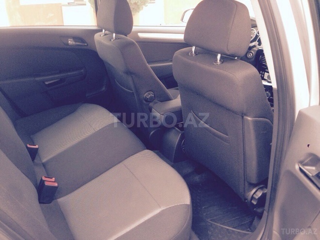 Opel Astra 2010, 980,000 km - 1.6 l - Bakı