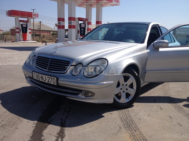 Mercedes E 270 2002, 25,800 km - 2.7 l - Bakı