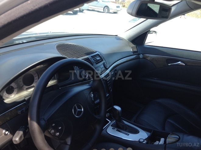 Mercedes E 270 2002, 25,800 km - 2.7 l - Bakı