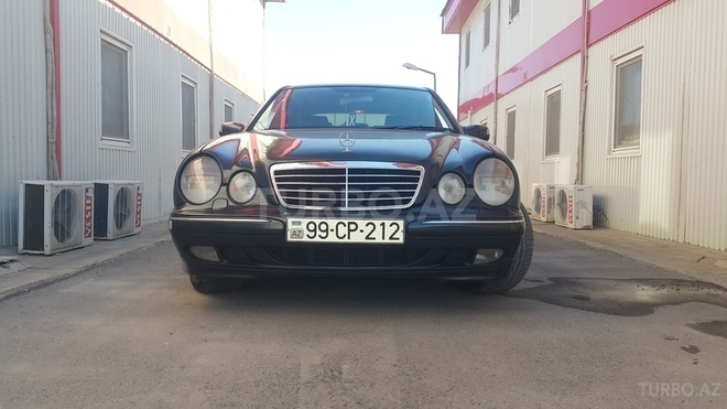 Mercedes E 240 1999, 195,600 km - 2.4 l - Bakı