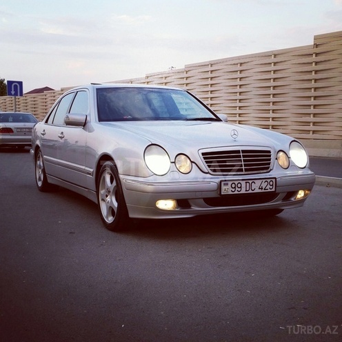 Mercedes E 270 2000, 250,000 km - 2.2 л - Bakı