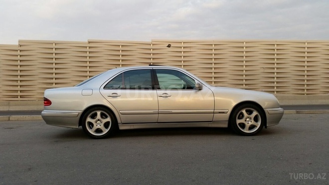 Mercedes E 270 2000, 250,000 km - 2.2 л - Bakı