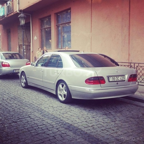 Mercedes E 270 2000, 250,000 km - 2.2 л - Bakı