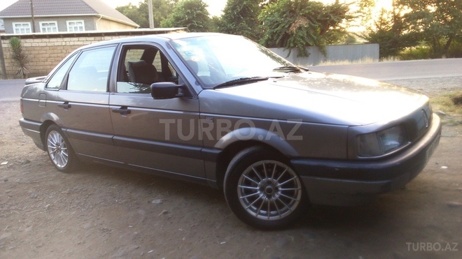 Volkswagen Passat 1989, 165,000 km - 1.8 l - Bakı