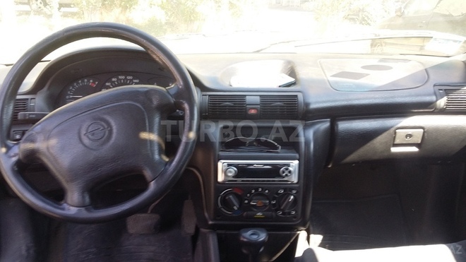 Opel Astra 1995, 380,000 km - 1.6 л - Bakı