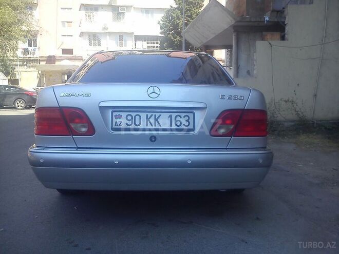 Mercedes E 200 1999, 175,321 km - 2.0 l - Bakı