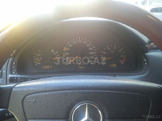 Mercedes E 200 1999, 175,321 km - 2.0 l - Bakı