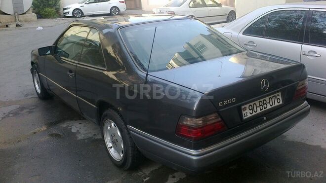 Mercedes E 200 1995, 350,000 km - 2.0 l - Bakı
