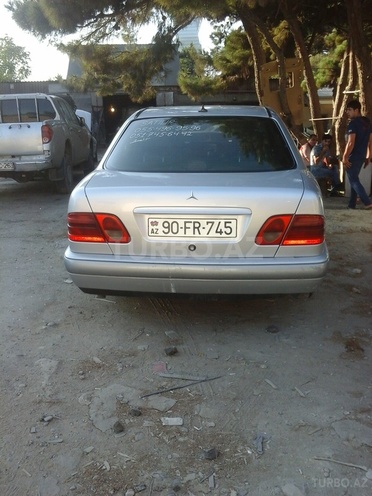 Mercedes E 220 1997, 350,000 km - 2.2 l - Bakı