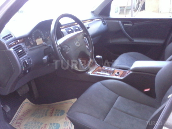 Mercedes E 220 2000, 220,000 km - 2.2 л - Bakı