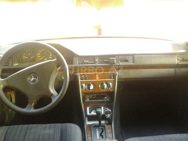 Mercedes E 250 1992, 345,678 km - 2.5 л - Bakı