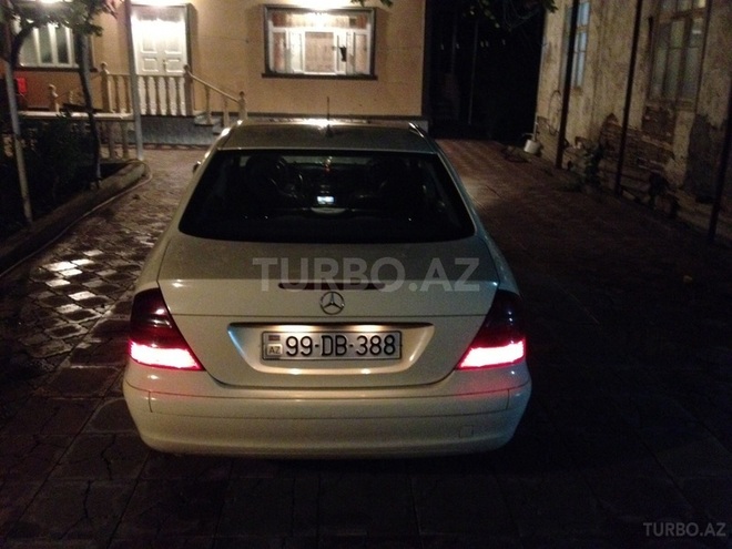 Mercedes E 220 2005, 126,656 km - 2.2 l - Bakı