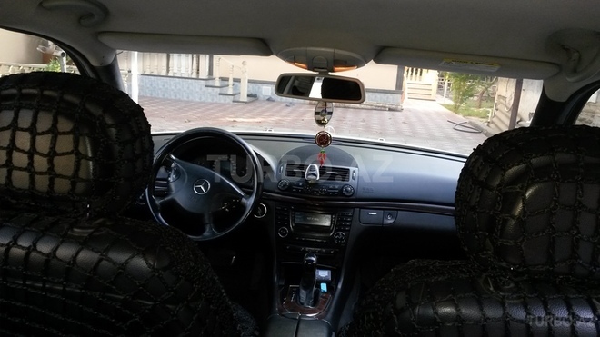 Mercedes E 220 2005, 126,656 km - 2.2 l - Bakı