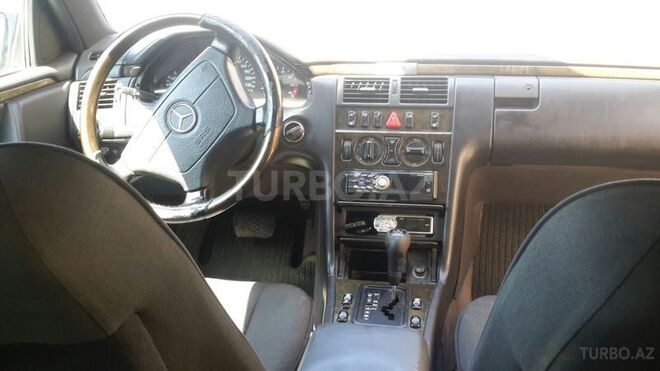 Mercedes E 200 1997, 287,000 km - 2.0 l - Bakı