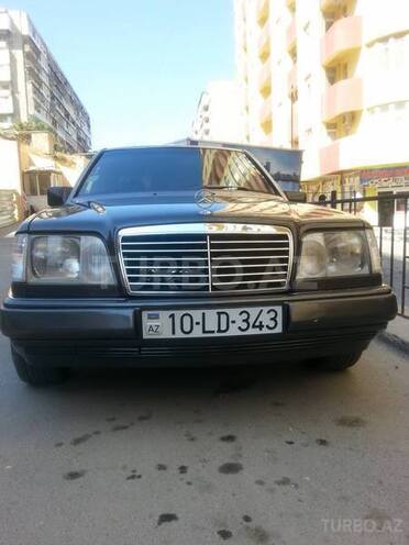 Mercedes E 220 1993, 196,000 km - 2.2 л - Bakı