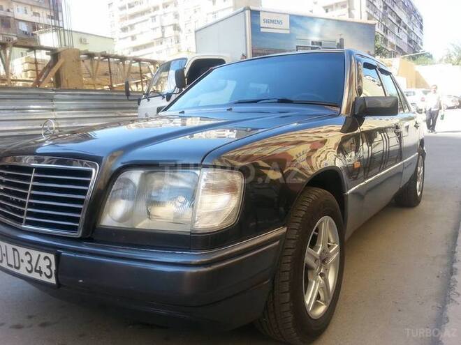 Mercedes E 220 1993, 196,000 km - 2.2 л - Bakı