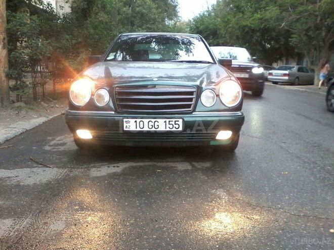 Mercedes E 200 1995, 256,000 km - 2.0 l - Bakı