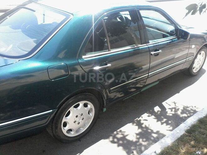 Mercedes E 200 1995, 256,000 km - 2.0 l - Bakı