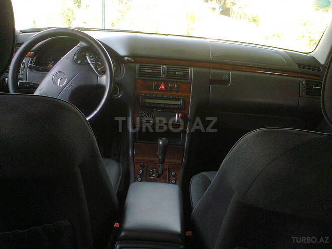 Mercedes E 270 2002, 230,000 km - 2.7 л - Bakı