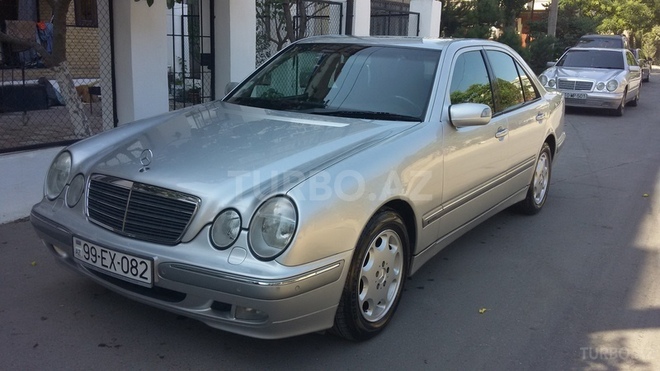 Mercedes E 240 1999, 142,481 km - 2.4 l - Bakı
