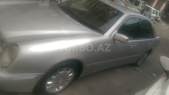 Mercedes E 220 2001, 230,000 km - 2.2 l - Bakı