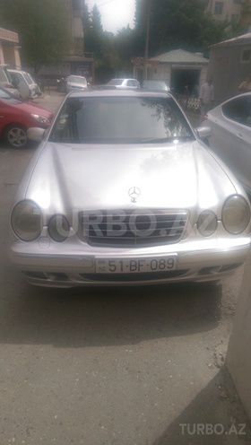 Mercedes E 220 2001, 230,000 km - 2.2 l - Bakı