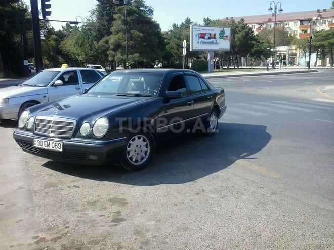 Mercedes E 220 1998, 440,000 km - 2.2 l - Bakı