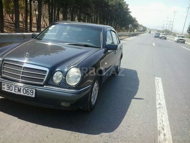 Mercedes E 220 1998, 440,000 km - 2.2 l - Bakı