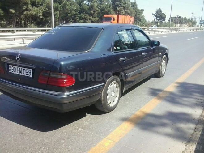 Mercedes E 220 1998, 440,000 km - 2.2 l - Bakı