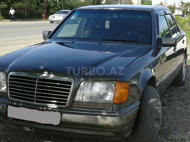 Mercedes E 250 1994, 255,000 km - 2.5 л - Bakı