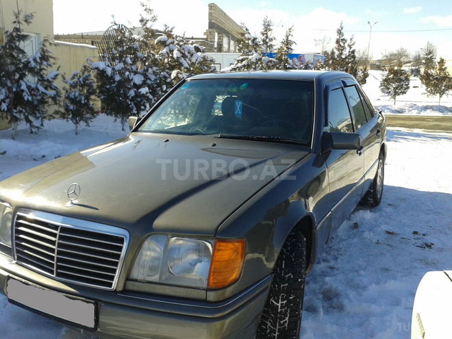 Mercedes E 250 1994, 255,000 km - 2.5 л - Bakı