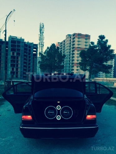 Mercedes E 240 2000, 210,000 km - 2.4 l - Bakı