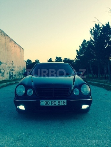 Mercedes E 240 2000, 210,000 km - 2.4 l - Bakı
