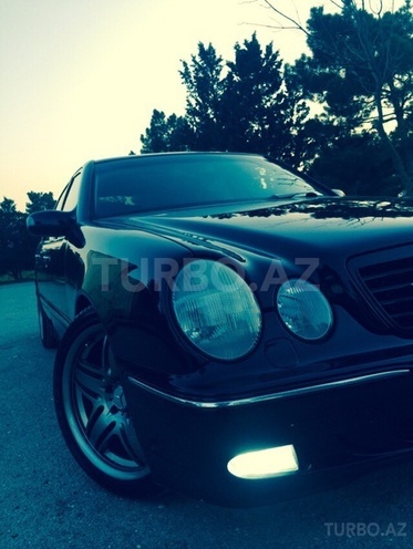 Mercedes E 240 2000, 210,000 km - 2.4 l - Bakı