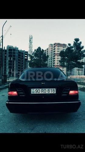 Mercedes E 240 2000, 210,000 km - 2.4 l - Bakı
