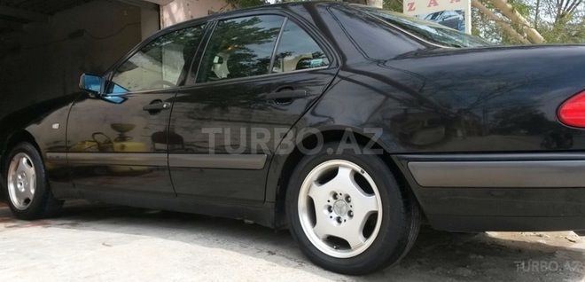 Mercedes E 230 1997, 235,000 km - 2.3 l - Bakı