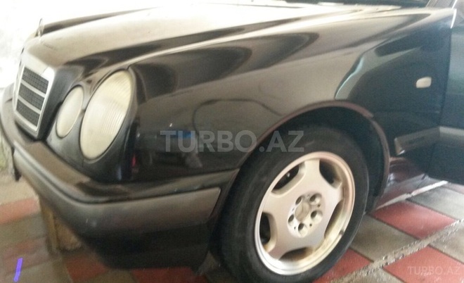 Mercedes E 230 1997, 235,000 km - 2.3 l - Bakı
