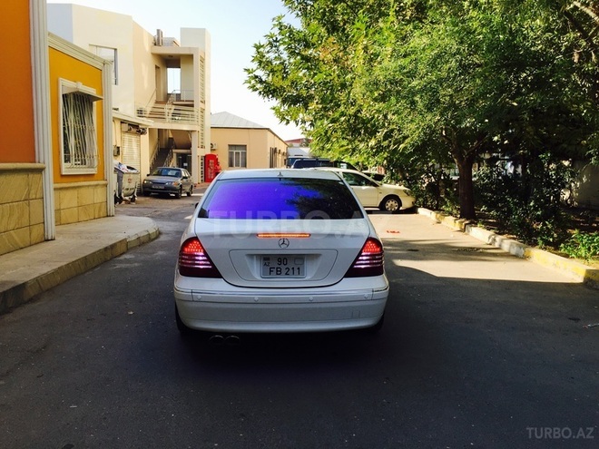 Mercedes C 240 2002, 145,300 km - 2.6 л - Bakı