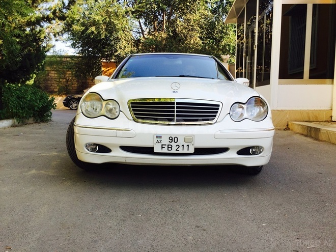 Mercedes C 240 2002, 145,300 km - 2.6 л - Bakı