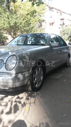 Mercedes E 220 1998, 2,600,000 km - 2.2 l - Bakı